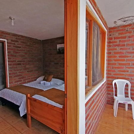 Lagoon Hotel Chugchilán Esterno foto