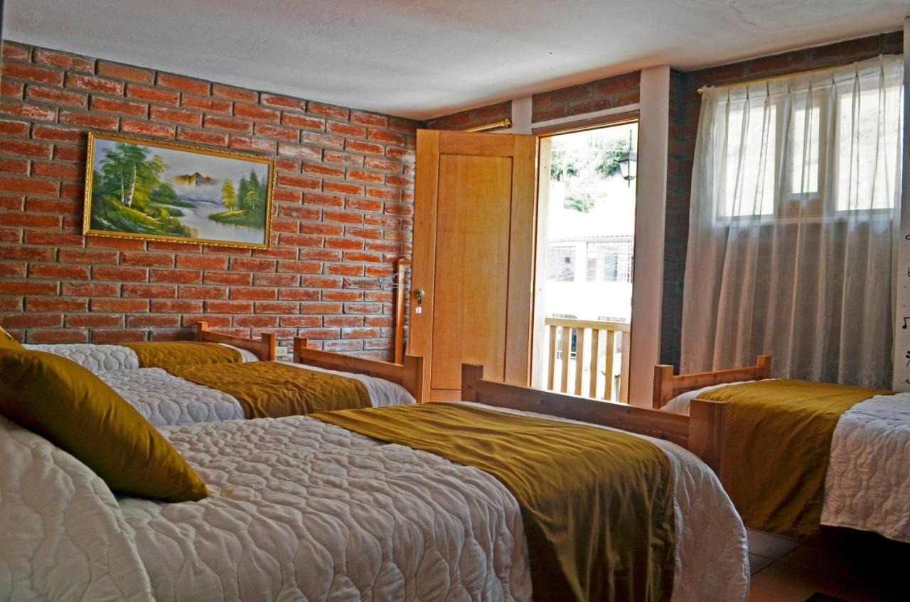 Lagoon Hotel Chugchilán Esterno foto