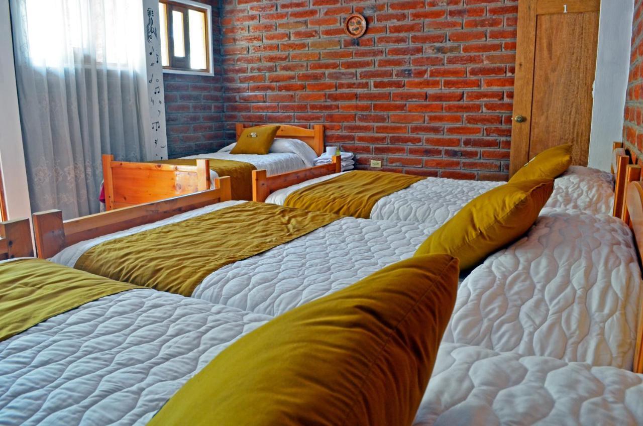 Lagoon Hotel Chugchilán Esterno foto