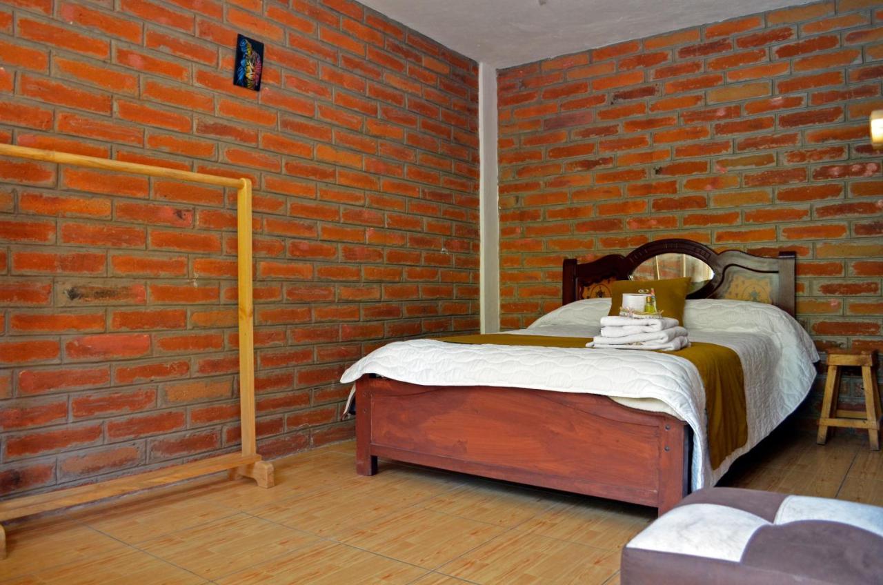 Lagoon Hotel Chugchilán Esterno foto