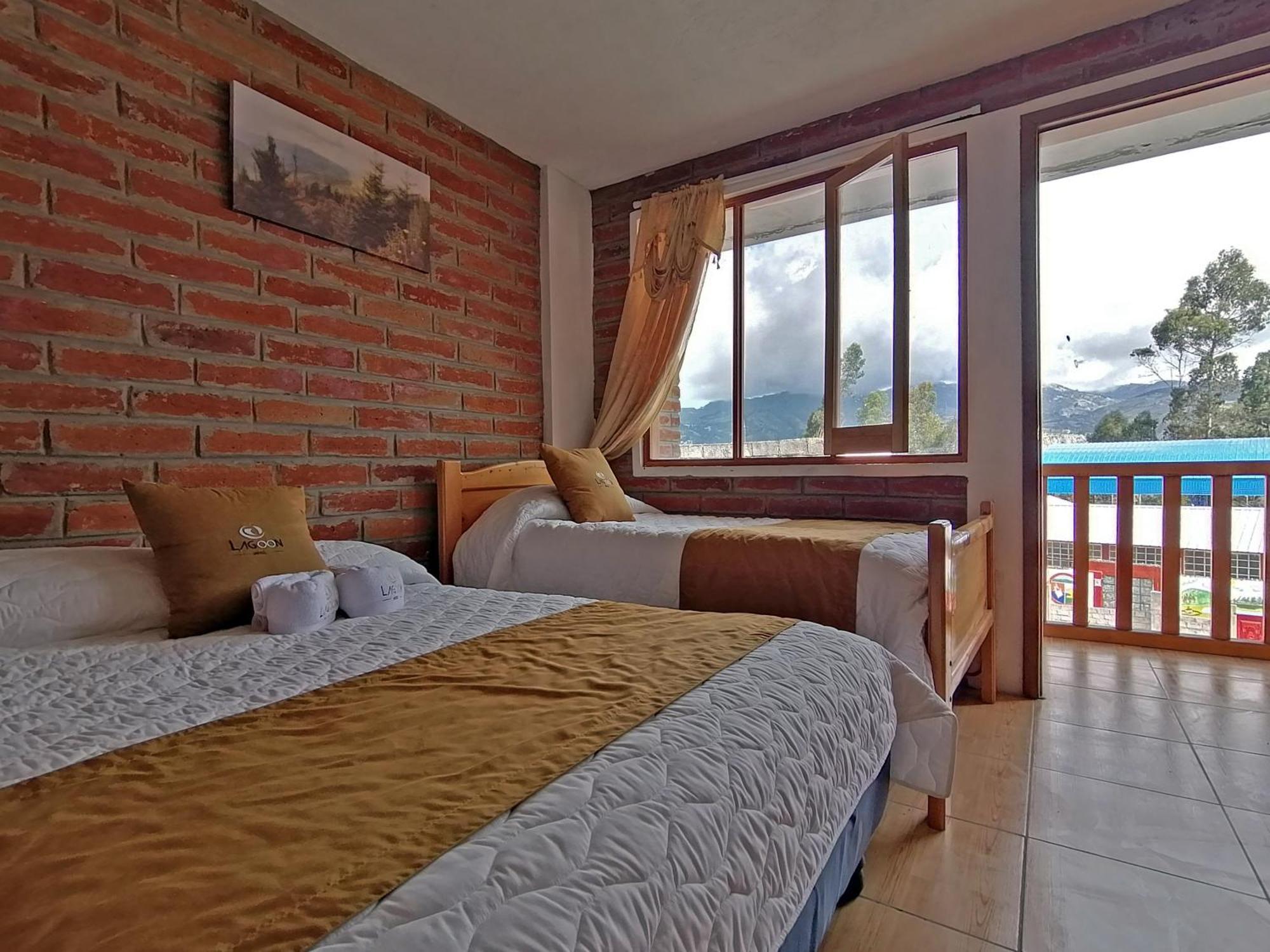 Lagoon Hotel Chugchilán Esterno foto