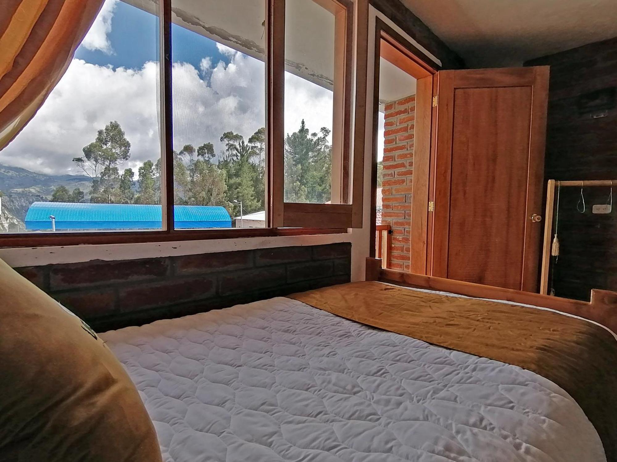 Lagoon Hotel Chugchilán Esterno foto