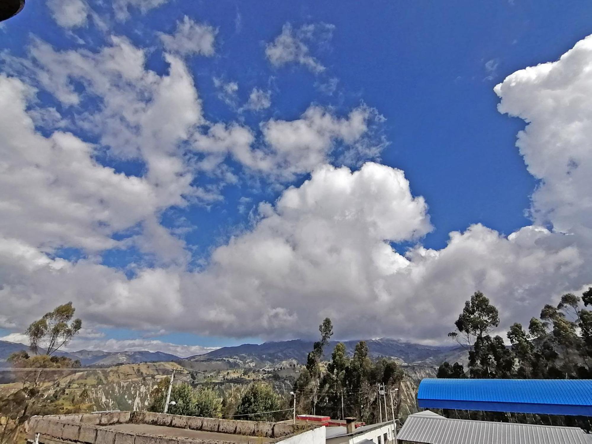 Lagoon Hotel Chugchilán Esterno foto