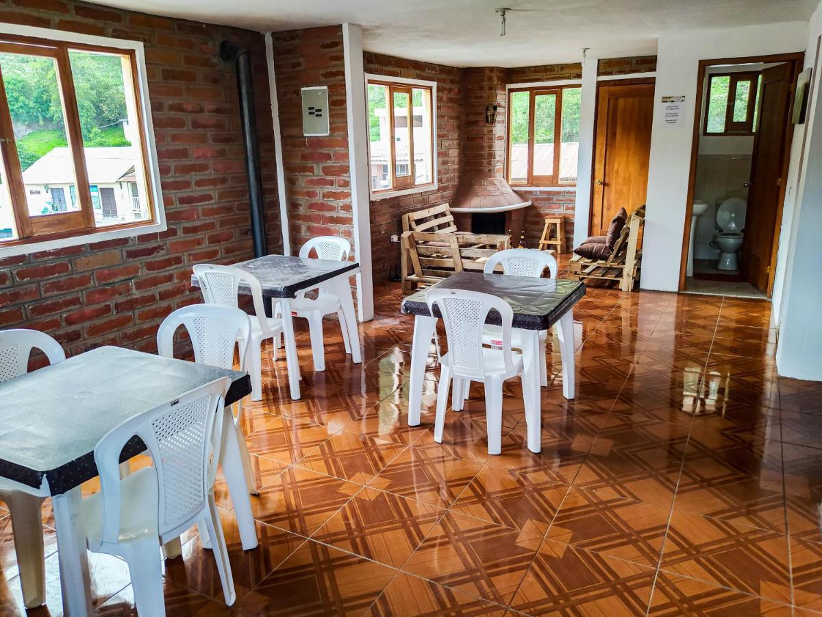 Lagoon Hotel Chugchilán Esterno foto
