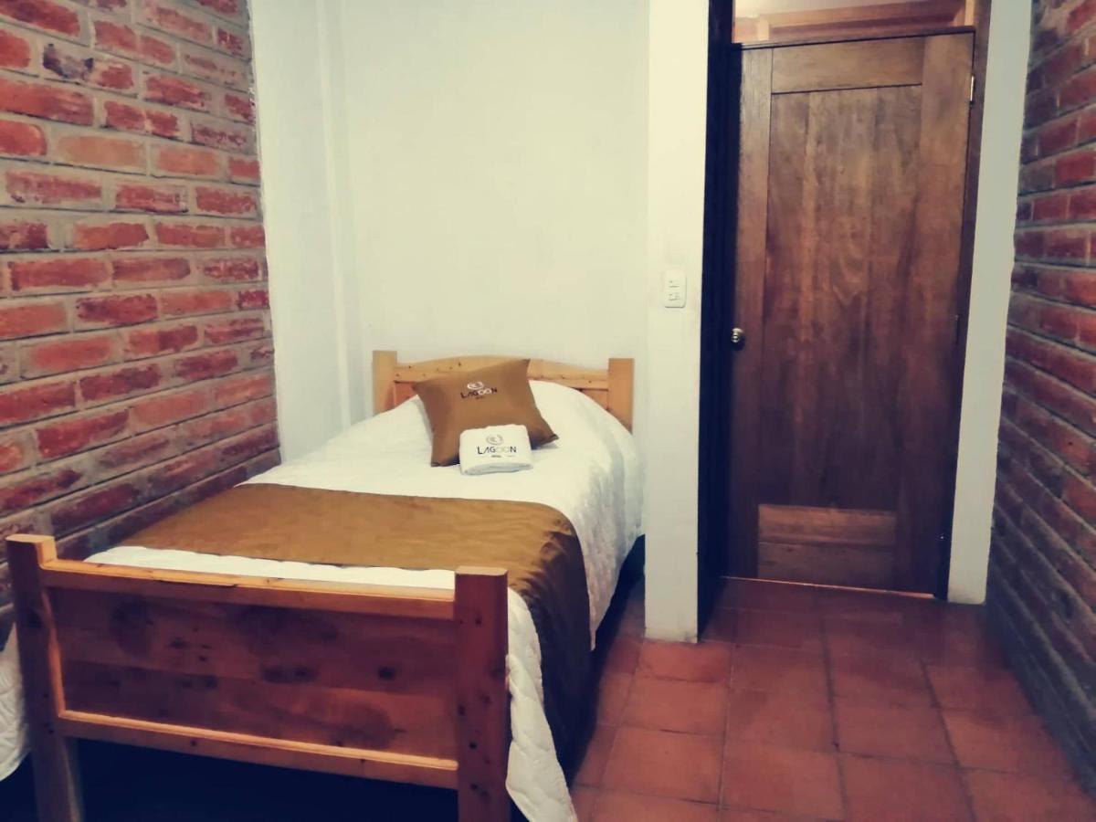 Lagoon Hotel Chugchilán Esterno foto